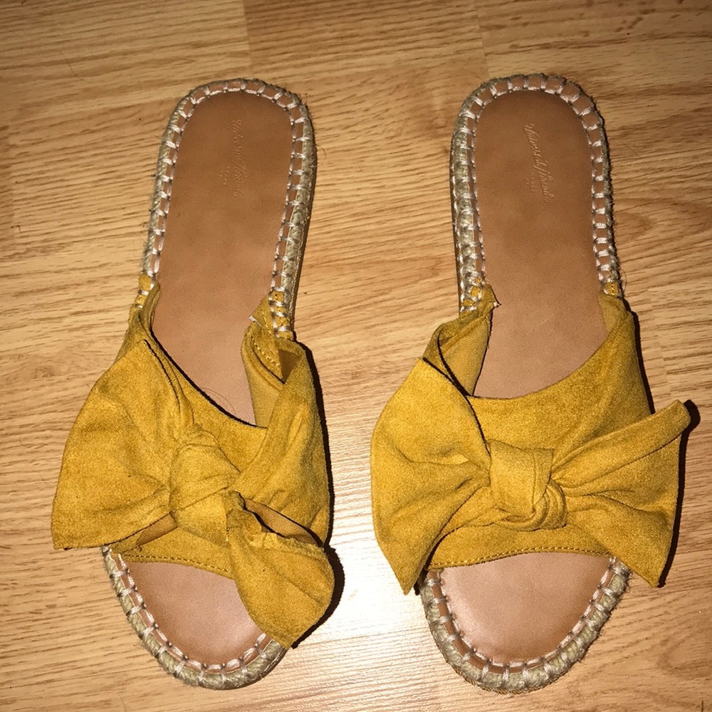 cute sandals!